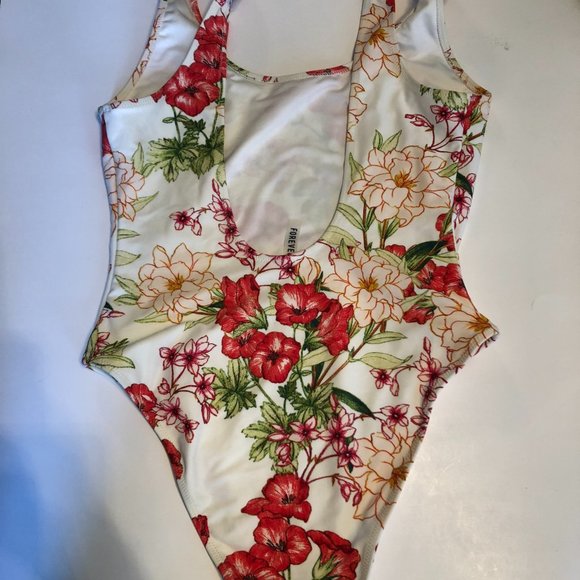 NWOT Forever21 Tropical One-Piece - Size S - Picture 5 of 7